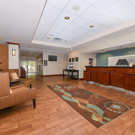 Hampton Inn & Suites By Hilton Plymouth-3